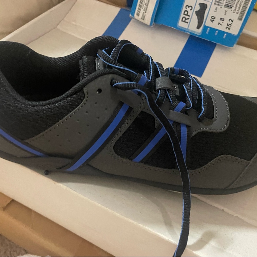 women’s Xero Prio 7.5 NIB - barefoot shoes